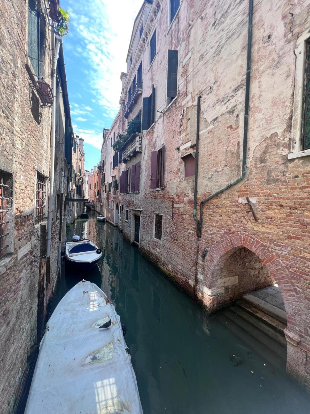Palazzo Titti Rialto Suites Venesia Bagian luar foto