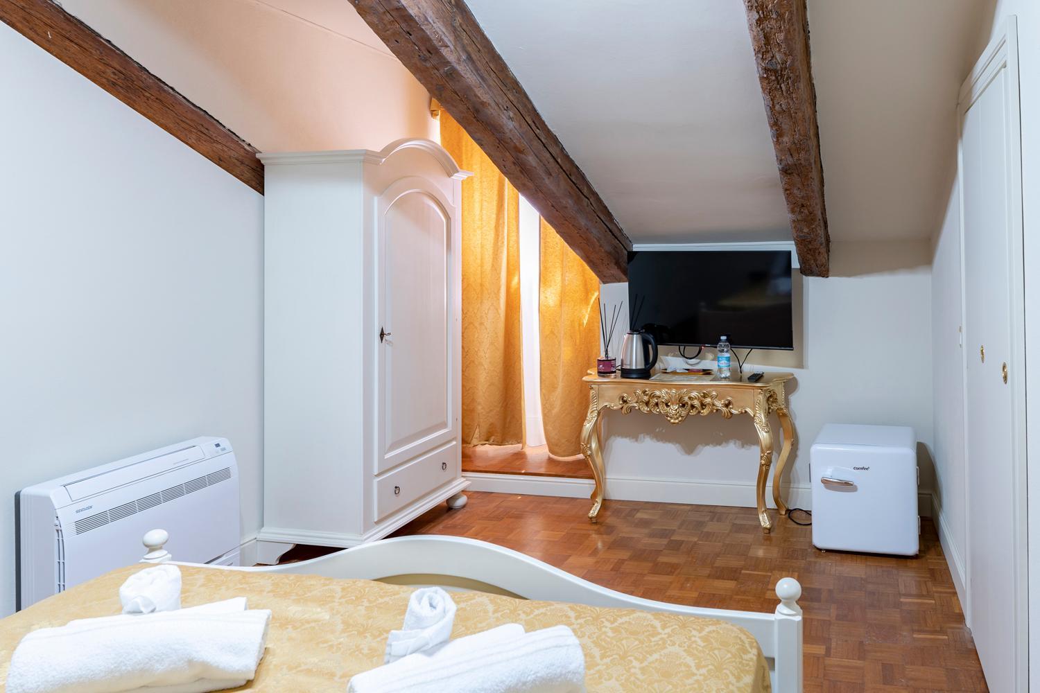 Palazzo Titti Rialto Suites Venesia Bagian luar foto