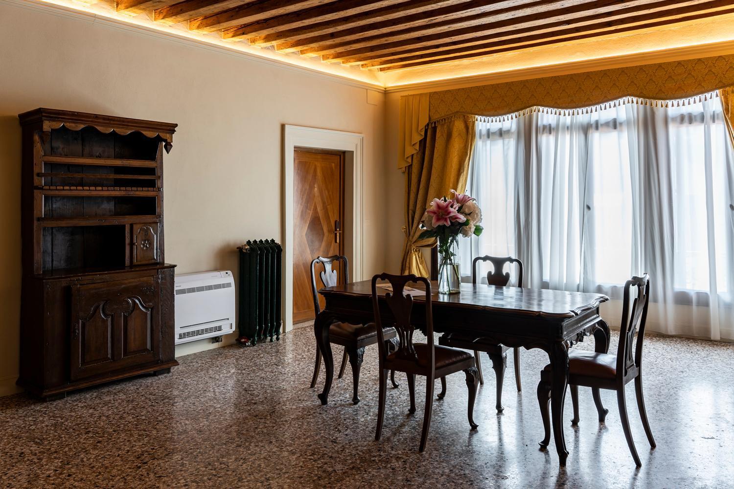 Palazzo Titti Rialto Suites Venesia Bagian luar foto
